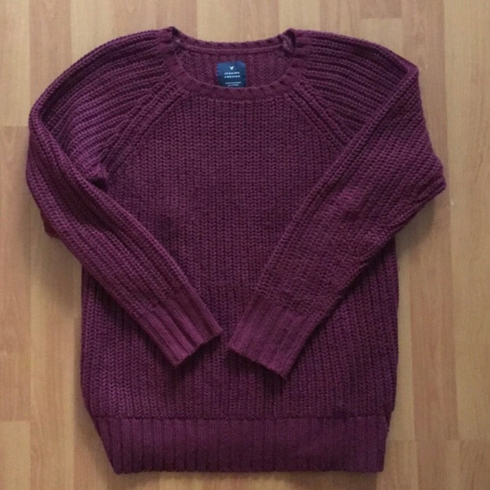 American Eagle maroon jegging sweater